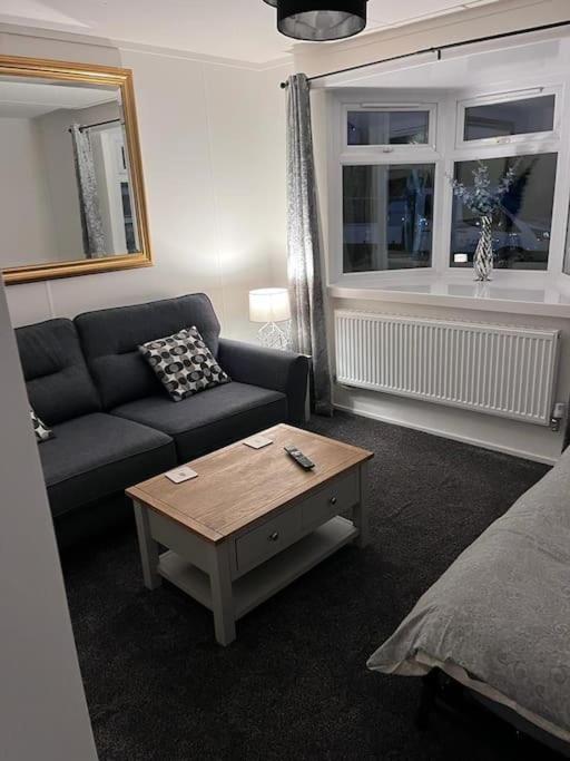 Semi-detached - Uddingston, Glasgow Uddingston