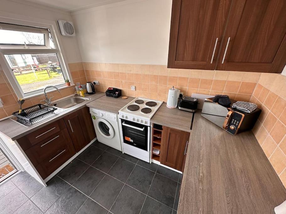 Semi-detached - Uddingston, Glasgow Apartment *